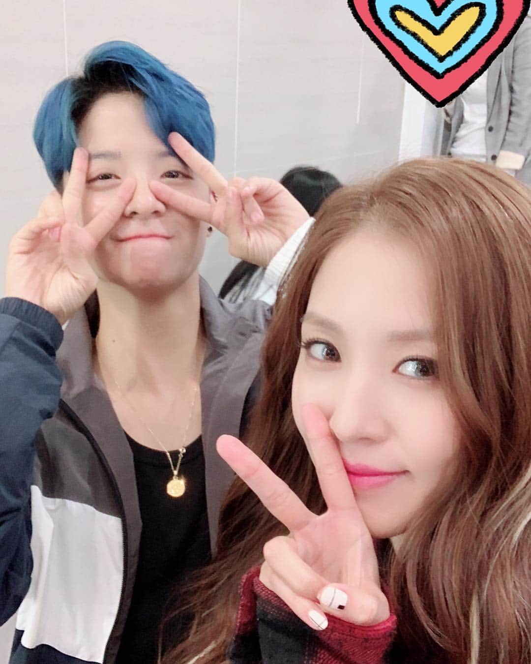 BoAのインスタグラム：「첫방송이라고 놀러와준 내 동생 #엠버 @ajol_llama 반갑구~~~ 보고싶을꼬얏~😘😘」