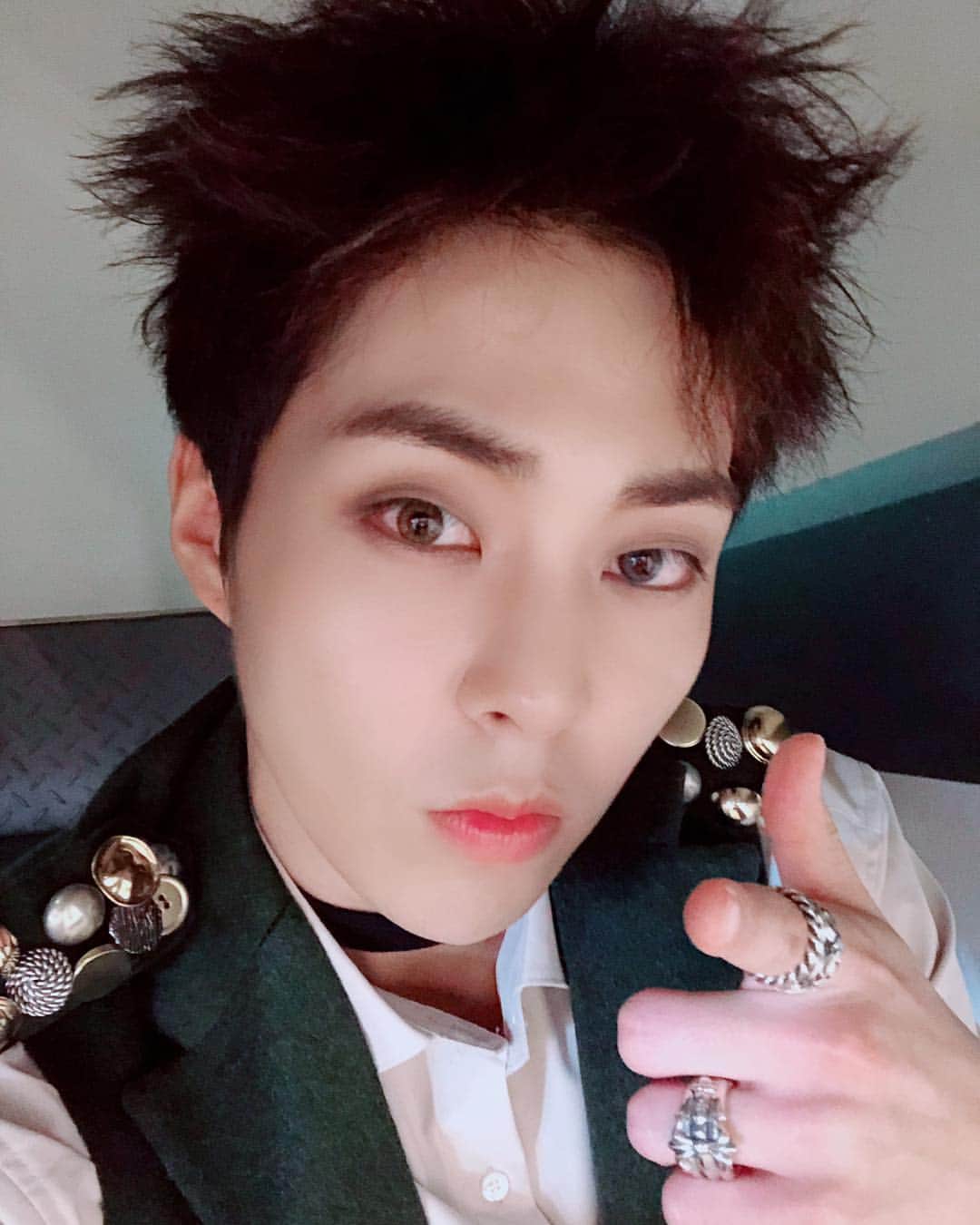 シウミンさんのインスタグラム写真 - (シウミンInstagram)「다음은 너야 OO아!!🙈」10月26日 20時03分 - e_xiu_o