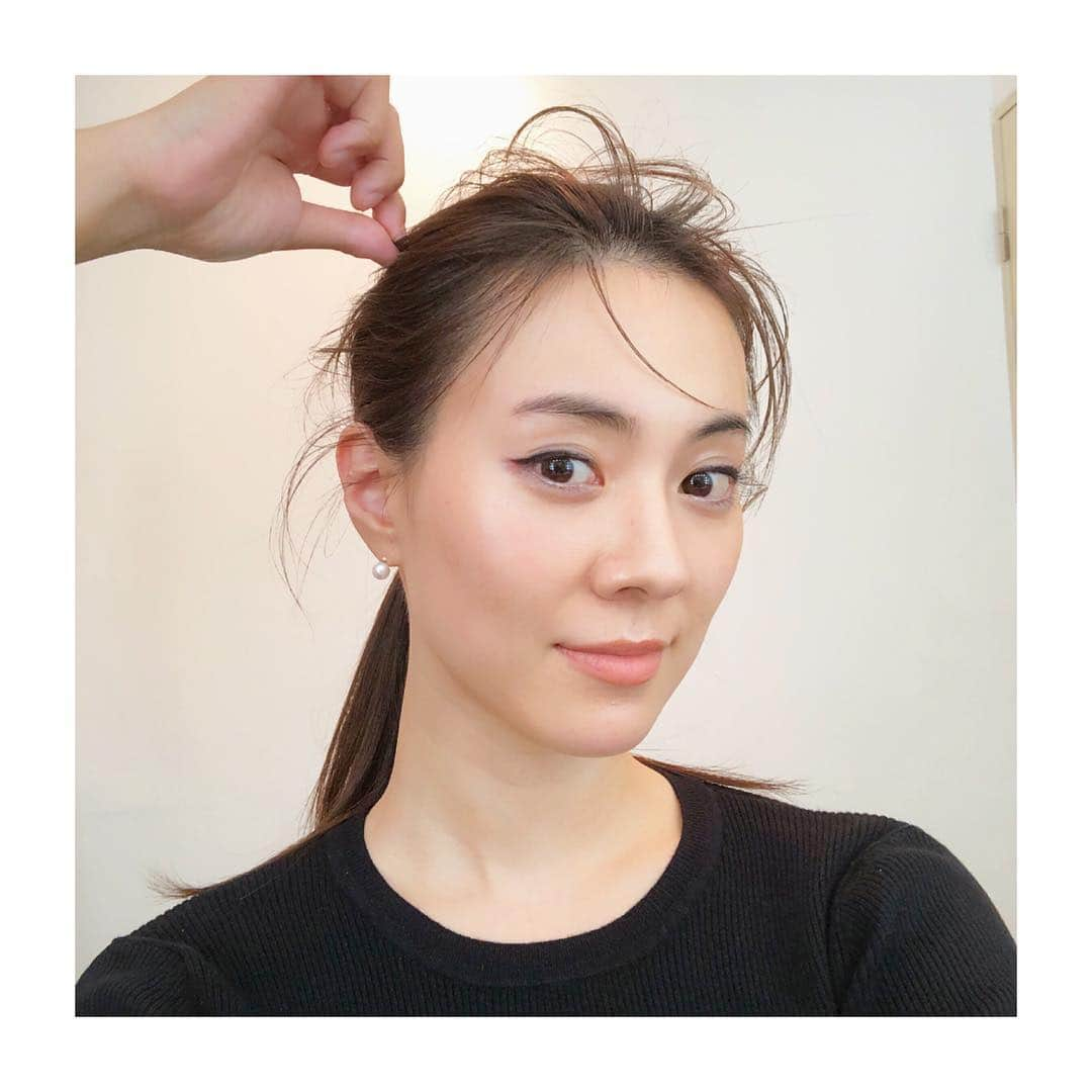 安座間美優さんのインスタグラム写真 - (安座間美優Instagram)「アイラインの入れ方はもちろん、同じポニーテールでもちょっとした髪の出し方で雰囲気ががらっと変わる✨ #shooting#hairmake#hairstyle#hair arrange#ヘアアレンジ#ヘアメイク#ポニーテール」10月26日 20時37分 - mew_azama