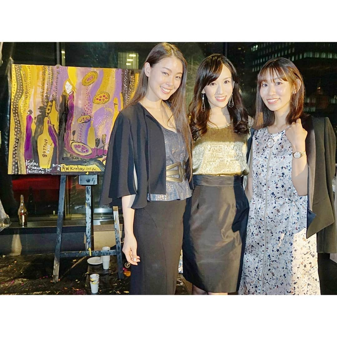 谷中麻里衣さんのインスタグラム写真 - (谷中麻里衣Instagram)「Gold party for BOTTEGA 😉 . 投稿し忘れてたパーティー✨ ドレスコードがゴールドだったので、タイシルクのトップスで☺️ . 皆お洋服の糸やアクセサリーが金で可愛かったな💓 全身ゴールドなスーツのお姉様がカッコ良かったです✨ . お野菜が美味しくて😍 ライブアートのパフォーマンスも素敵でした🖼️ . #ボッテガ #ボッテガナイト #パーティー #ドレスコード #ゴールド #タイシルク #シルク #ライブアート #スプマンテ #イタリア #bottega #botteganight」10月26日 20時47分 - marieyanaka