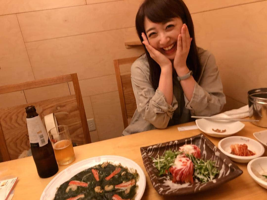 佐藤栞里さんのインスタグラム写真 - (佐藤栞里Instagram)「. 沸騰ワード10🍌 観てくださったみなさま☺︎ ありがとうございました✨ 立ち食いを満喫させてもらって 行きたかったお店にも行けて お友達を作るきっかけまでいただいて、、 感謝感謝の沸騰ワード10☺️☘️ 4日間密着してくれた大塚ディレクターさん 毎日雨ですみませんでした😂笑 でも、楽しくて美味しくて、 たくさん笑った日々だったな😊🍚 #実はこのロケの数日後 #プライベートでも川田さんとご飯に行きました😭✨ #大切なお友達ができました #今度は山登りに行くんだ！ #ゴルフも行くんだ！ #あんぱんと大福を持って公園も☺️」10月26日 21時24分 - satoshiori727