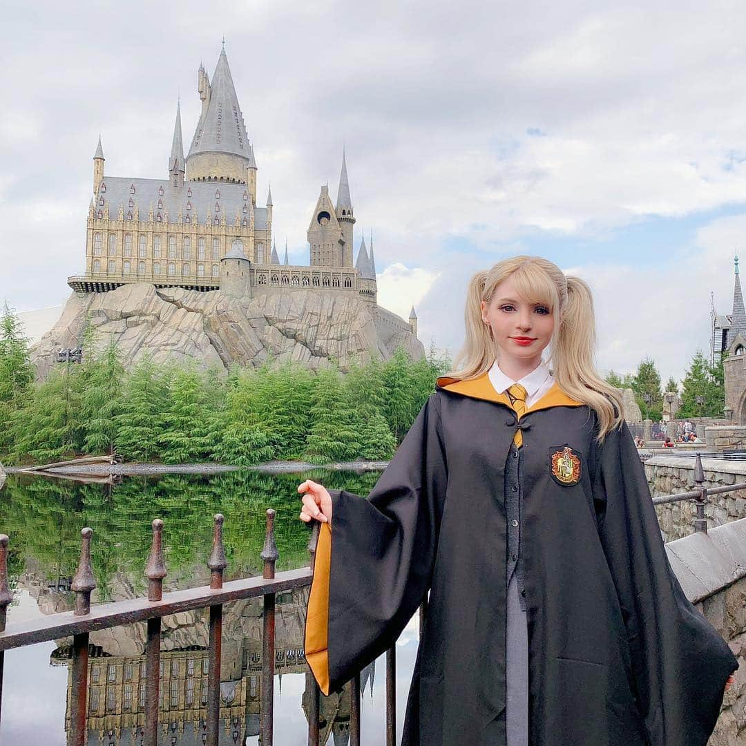 ソフィーさんのインスタグラム写真 - (ソフィーInstagram)「What’s your favourite Harry Potter movie?! ✨ . . #hogwarts #universalstudios #universalstudiosjapan #usj #japan #osaka #harrypotter #hufflepuff #hufflepuffpride #butterbeer #twitchstreamer #youtuber」10月26日 23時04分 - peachmilky_