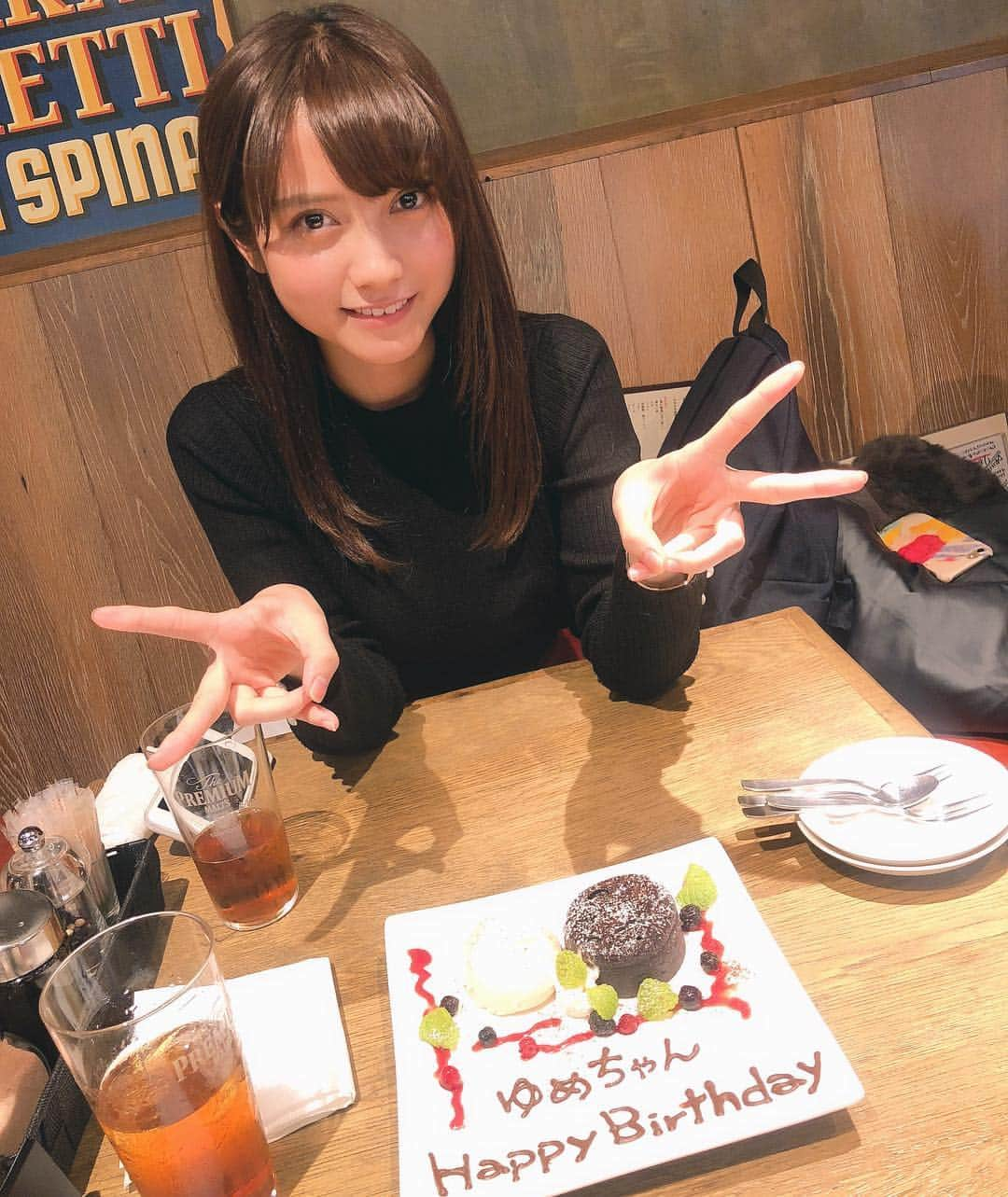 林ゆめさんのインスタグラム写真 - (林ゆめInstagram)「なしことご飯食べに行ったら お誕生日のサプライズしてくれた😭❤️ だいすきなしこっ _ _ _ #誕生日 #サプライズ」10月27日 0時13分 - ___yuume.18