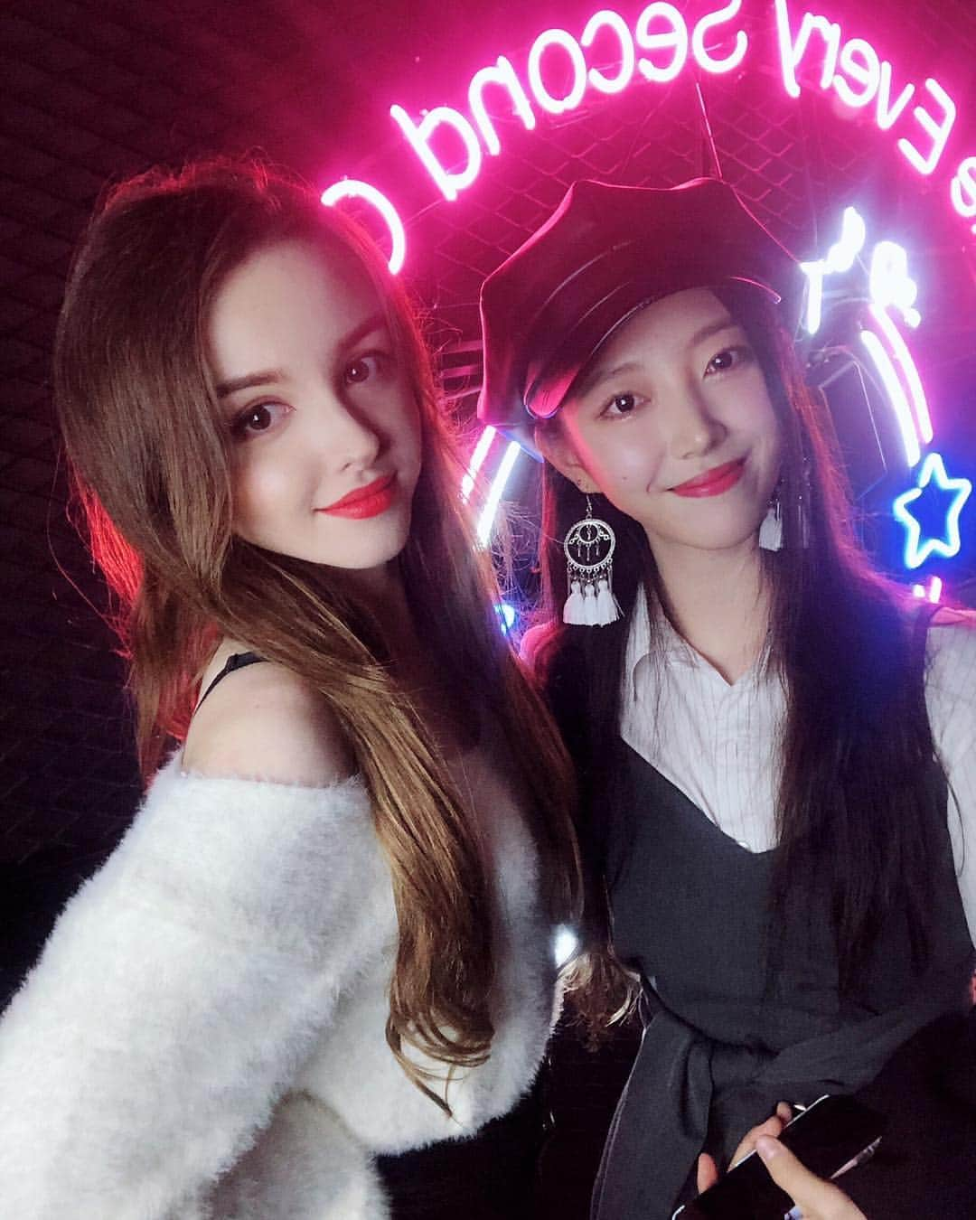 Elina 엘리나 (エリナ) さんのインスタグラム写真 - (Elina 엘리나 (エリナ) Instagram)「Tiktok gala party Korea❤️ 초대 해주셔서 감사합니다 틱톡 최고!’ #titkokgala #tiktok」11月10日 20時32分 - elina_4_22