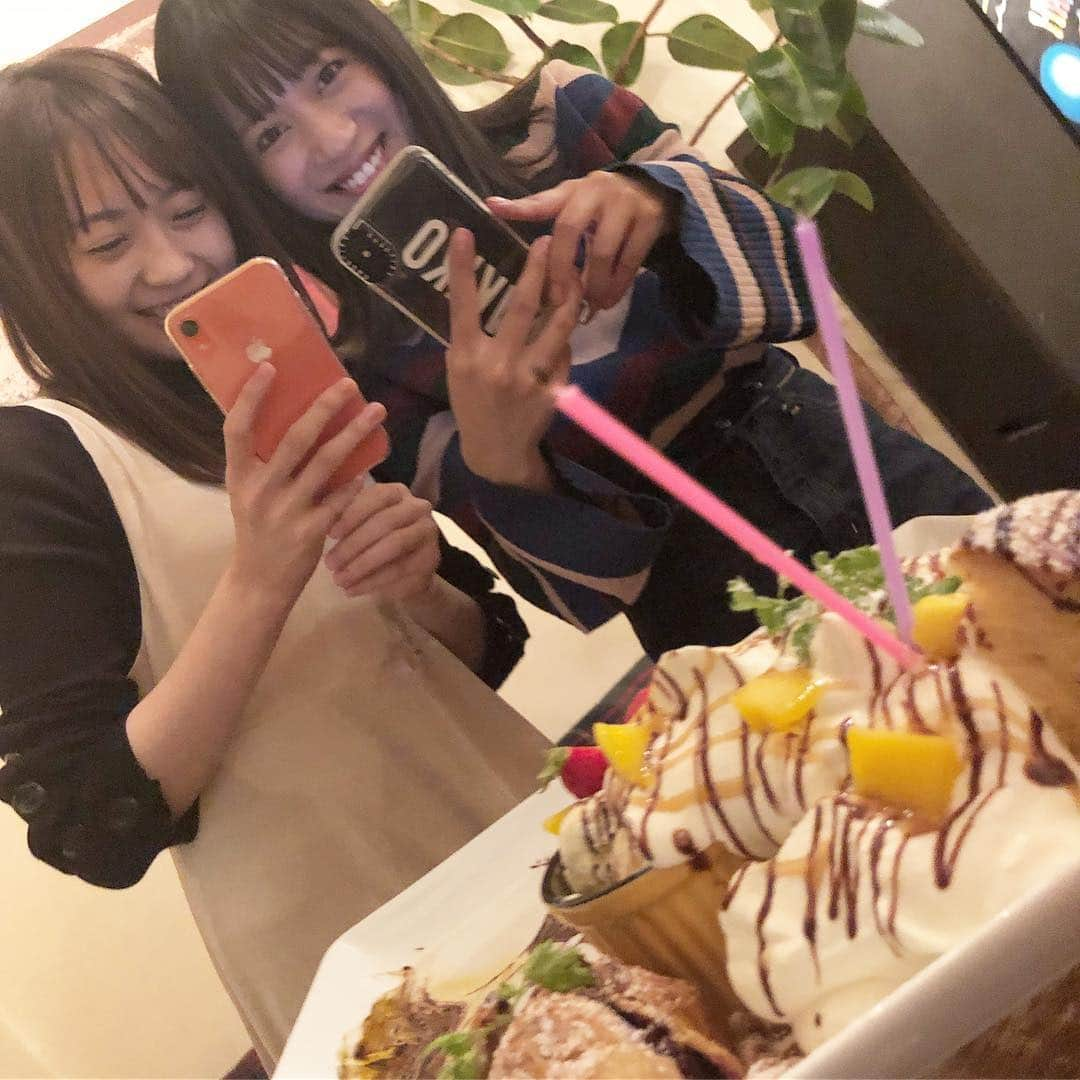 須田亜香里さんのインスタグラム写真 - (須田亜香里Instagram)「いつも等身大の私を受け止めてくれてありがとう！ 去年もお祝いしてもらって、今年もこの2人に祝ってもらえて…本当に幸せ！ プレート凄すぎる💕  #birthdayparty」11月10日 13時45分 - akarisuda