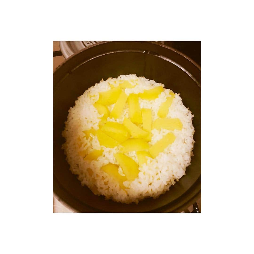 ミン・ヒョリンさんのインスタグラム写真 - (ミン・ヒョリンInstagram)「고구마밥🍠🍽😀」11月10日 14時07分 - hyorin_min