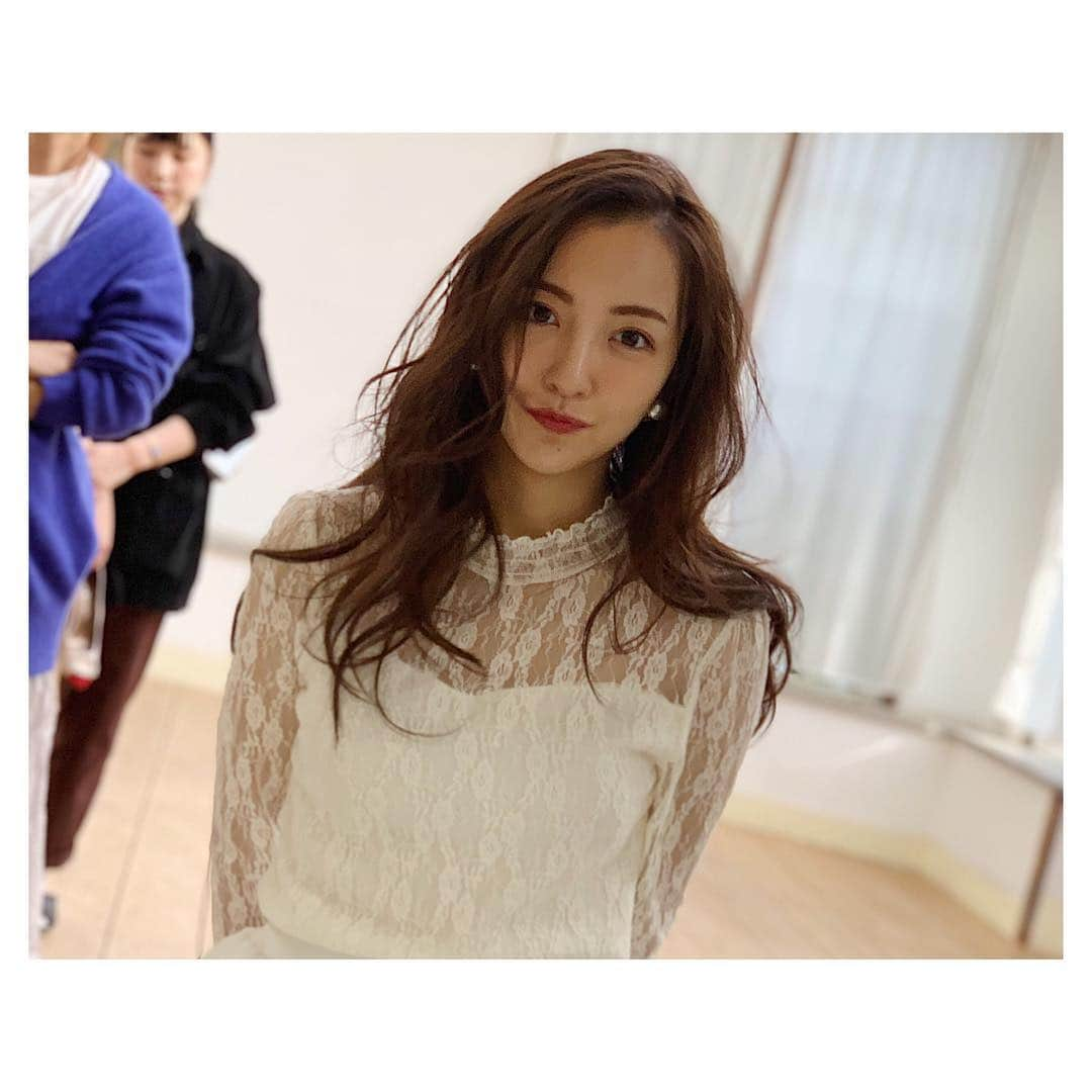 板野友美さんのインスタグラム写真 - (板野友美Instagram)「12月12日発売の 『美人百花』1月号に掲載されます💓  本当に素晴らしいチームで とーーーーっても楽しい撮影でした🐰 . . . 詳細はまた後日、お楽しみに♪  #美人百花 @bijinhyakka #友style」11月10日 18時51分 - tomo.i_0703