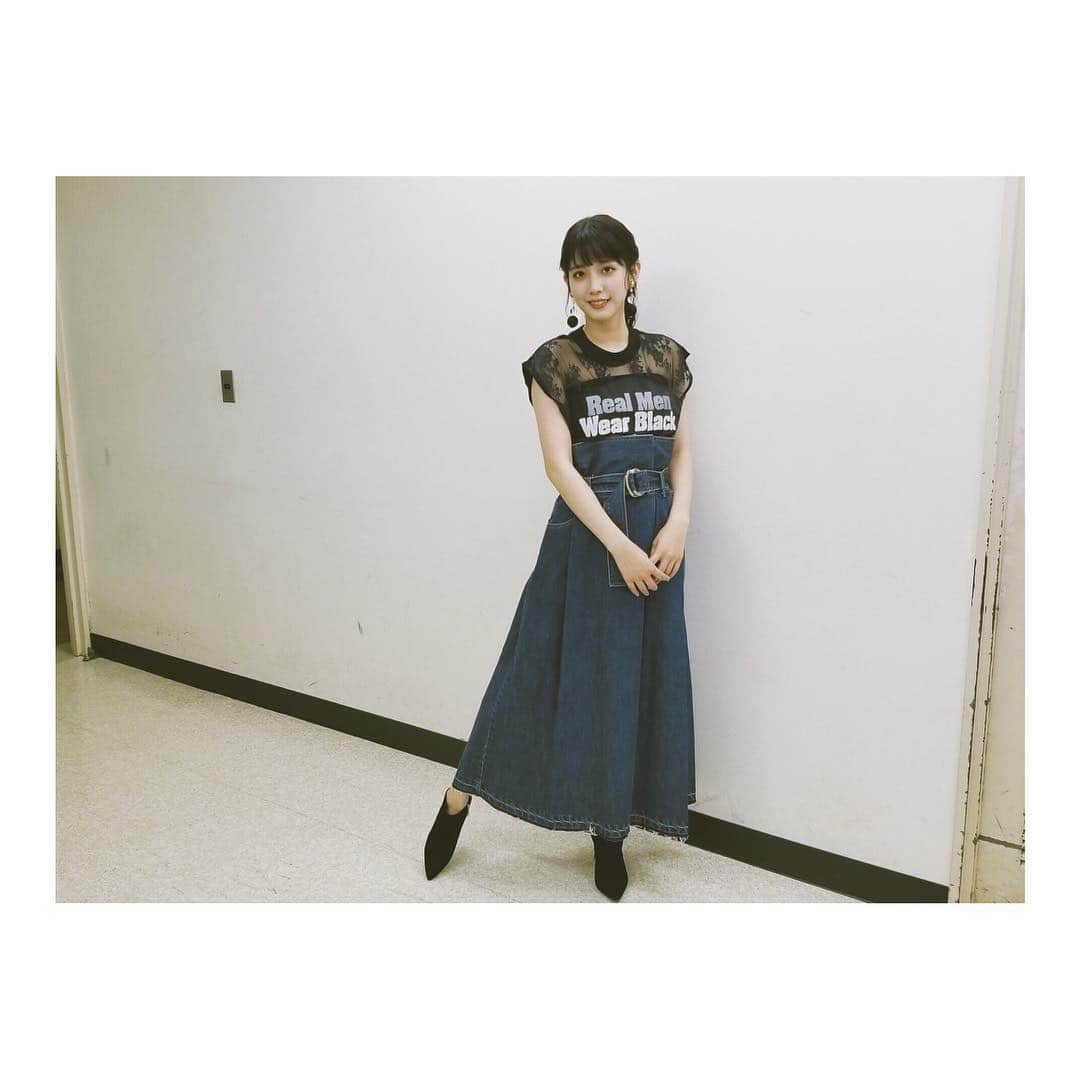 松田るかさんのインスタグラム写真 - (松田るかInstagram)「昨日の東京暇人、衣装はこちらでした👗 . スカート: @quinoa_boutique  イヤリング: @cuveetokyo  ブーツ: @w_and__m」11月10日 18時52分 - imrukam