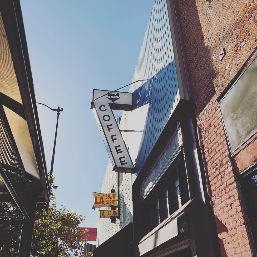 遠乃歌波さんのインスタグラム写真 - (遠乃歌波Instagram)「Today's coffe☕️ in Los Angeles I went to Kindness & Mischief Coffee!😊 ライブハウス近くの珈琲屋さんでした( ´∀｀)✨ ロサンゼルス最高でした〜！！💕 サンフランシスコへ移動して明日はサンフランシスコにてお給仕です‼️✨ #bandmaid #worlddominationtour #senkoku」11月10日 19時40分 - kanami_bandmaid