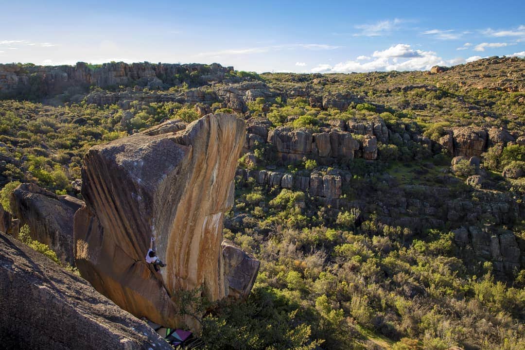 マウンテンハードウェア公式さんのインスタグラム写真 - (マウンテンハードウェア公式Instagram)「the finnish line (v15)  Daisuke Ichimiya Climbing Trip in Rocklands , South Africa.  climber @daisukeichimiya photo @i_chikara  #climbing #bouldering  #rockclimber  #rocklands  #クライミング #ボルダリング #ロッククライミング #クライマー #一宮大介」10月27日 11時37分 - mountainhardwear.jp