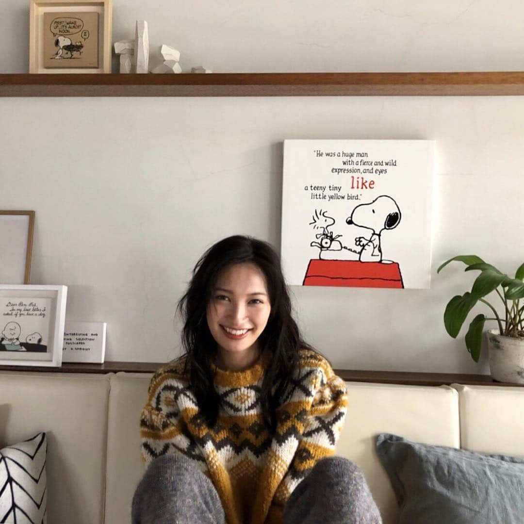 大政絢さんのインスタグラム写真 - (大政絢Instagram)「現在発売中の SNOOPY PEANUTS BRAND MOOK出ております！ 撮影中もたくさんの可愛いが溢れてて癒された〜付録も豪華✨ 是非、チェックしてみてね〜！ #SNOOPY#MOOK本」10月27日 20時24分 - aya_omasa_official