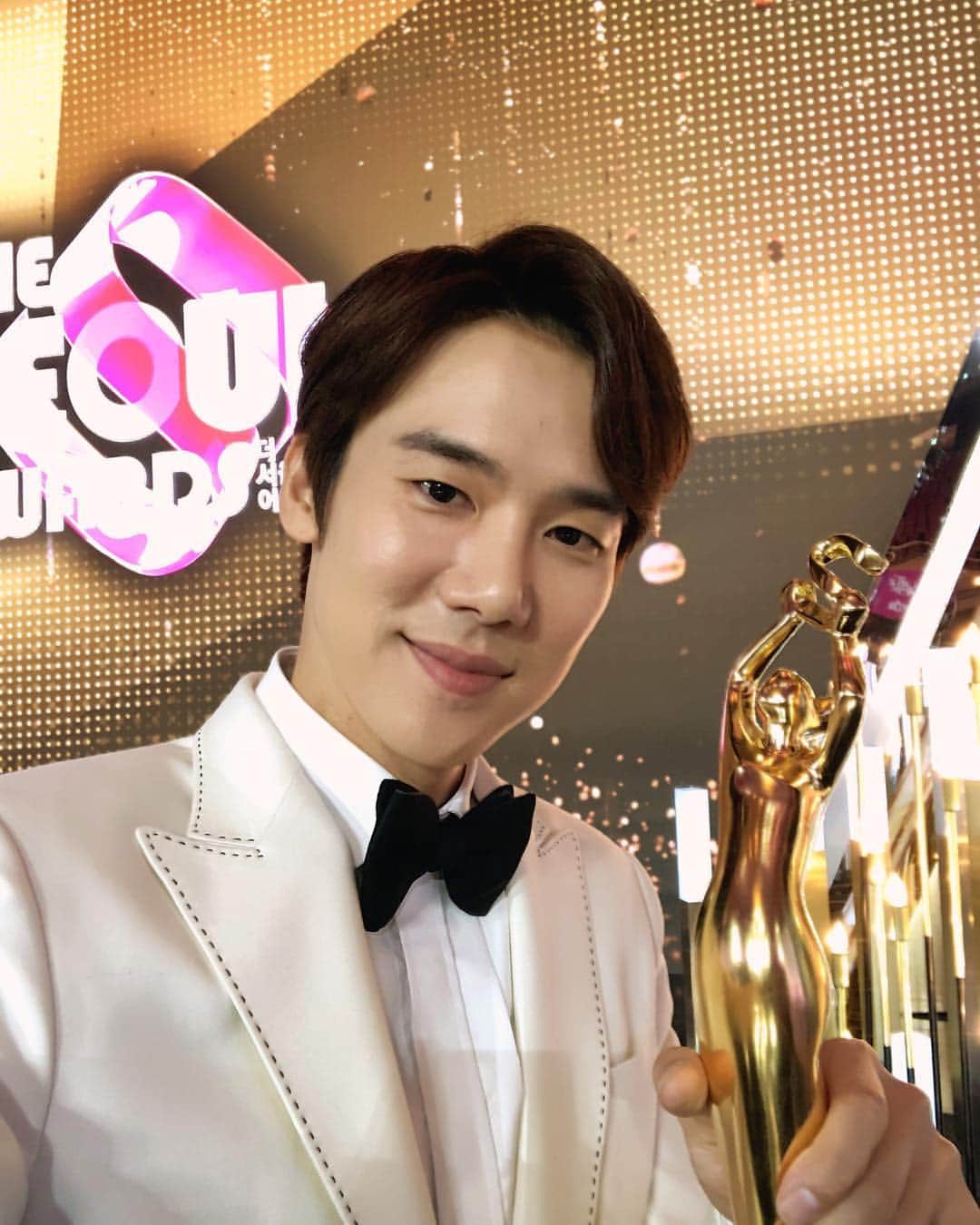ユ・ヨンソクのインスタグラム：「감사합니다 ❤️ 한분한분 다 말씀 못드렸지만 제 마음 속 모든분들 사랑합니다! 우리 팬분들도 사랑해여!!」