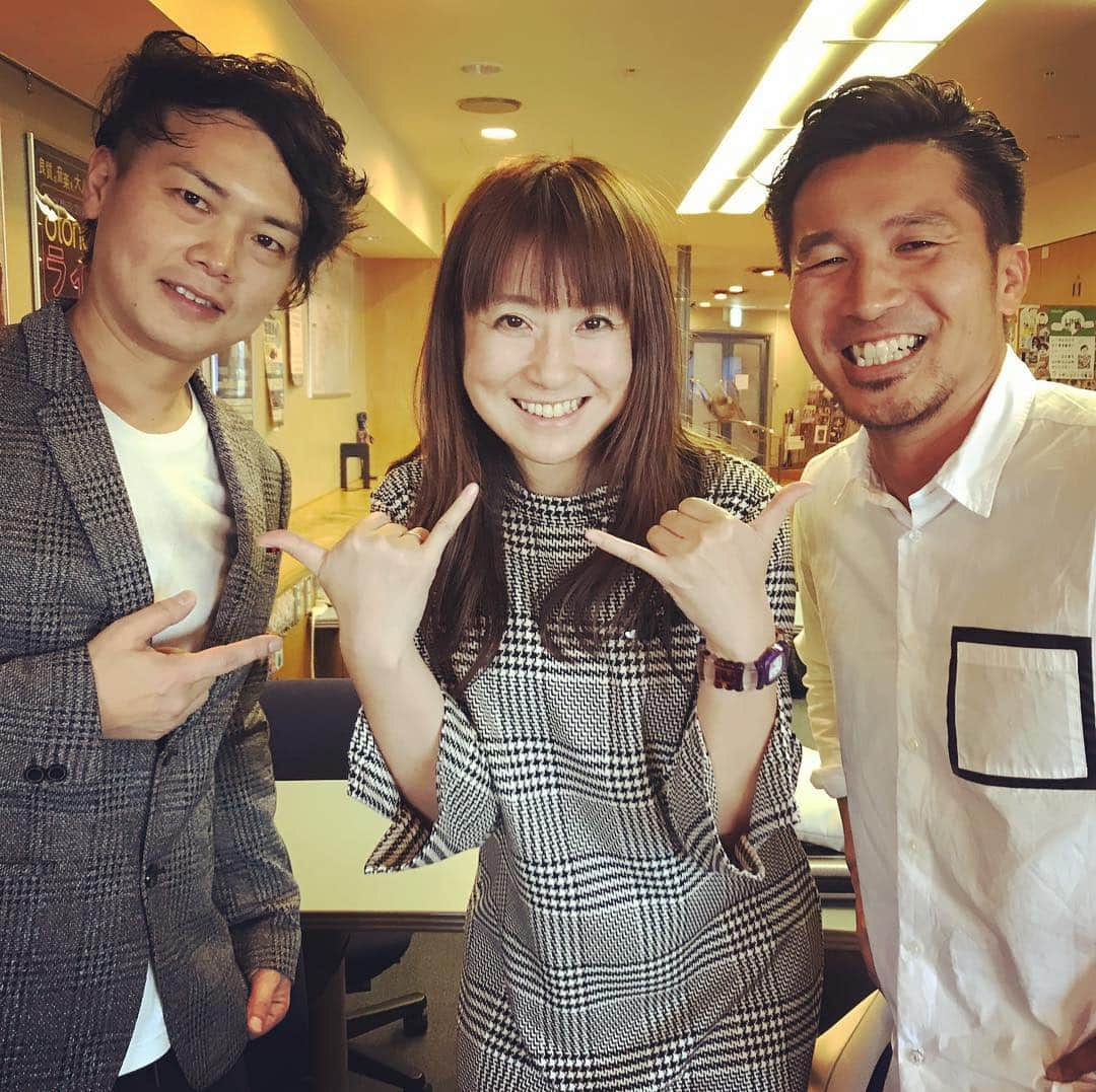 柴田聡さんのインスタグラム写真 - (柴田聡Instagram)「久々にパイセン スズッキーズのお二人と お会いしました^ ^ #fmyokohama  #鈴木まひる さん #ランニング継続中 #鈴木裕介 さん #イジリ継続中 #金の亡者だと #レート847だと 笑笑」10月27日 20時47分 - satorushiba