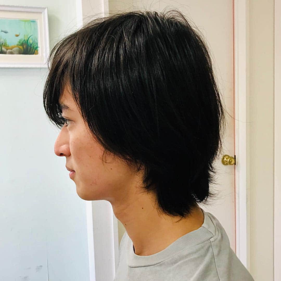 山口葵さんのインスタグラム写真 - (山口葵Instagram)「. 過去最長に伸びてた髪の毛を切ってきました✂️ さっぱりすっきりして、なんだか若返った気分☺︎ . こうして見ると、長いのも悪くなかったなぁ😁 いろんな髪型に挑戦してみたいな👦🏼」10月27日 14時04分 - _yamaguchi_aoi_