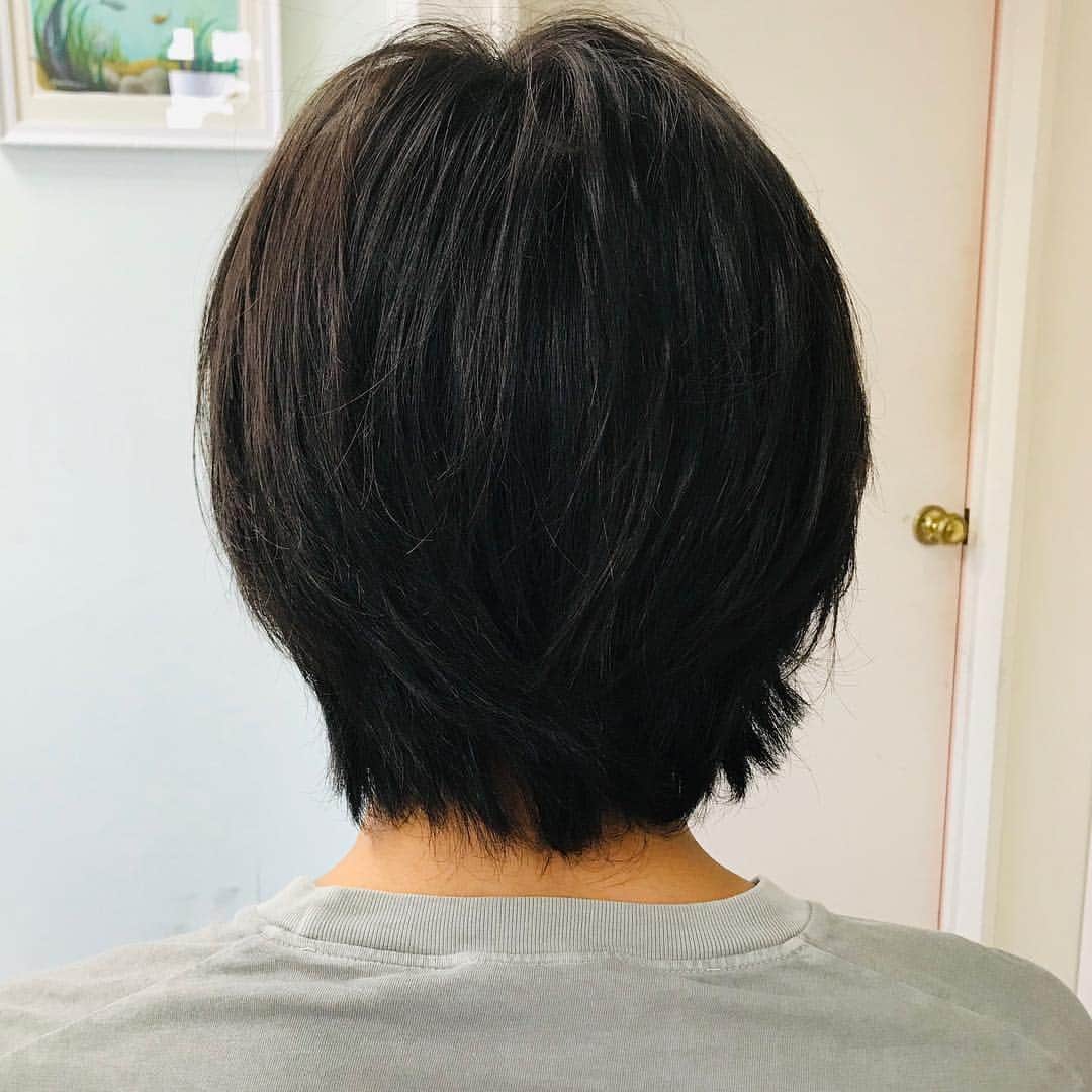 山口葵さんのインスタグラム写真 - (山口葵Instagram)「. 過去最長に伸びてた髪の毛を切ってきました✂️ さっぱりすっきりして、なんだか若返った気分☺︎ . こうして見ると、長いのも悪くなかったなぁ😁 いろんな髪型に挑戦してみたいな👦🏼」10月27日 14時04分 - _yamaguchi_aoi_