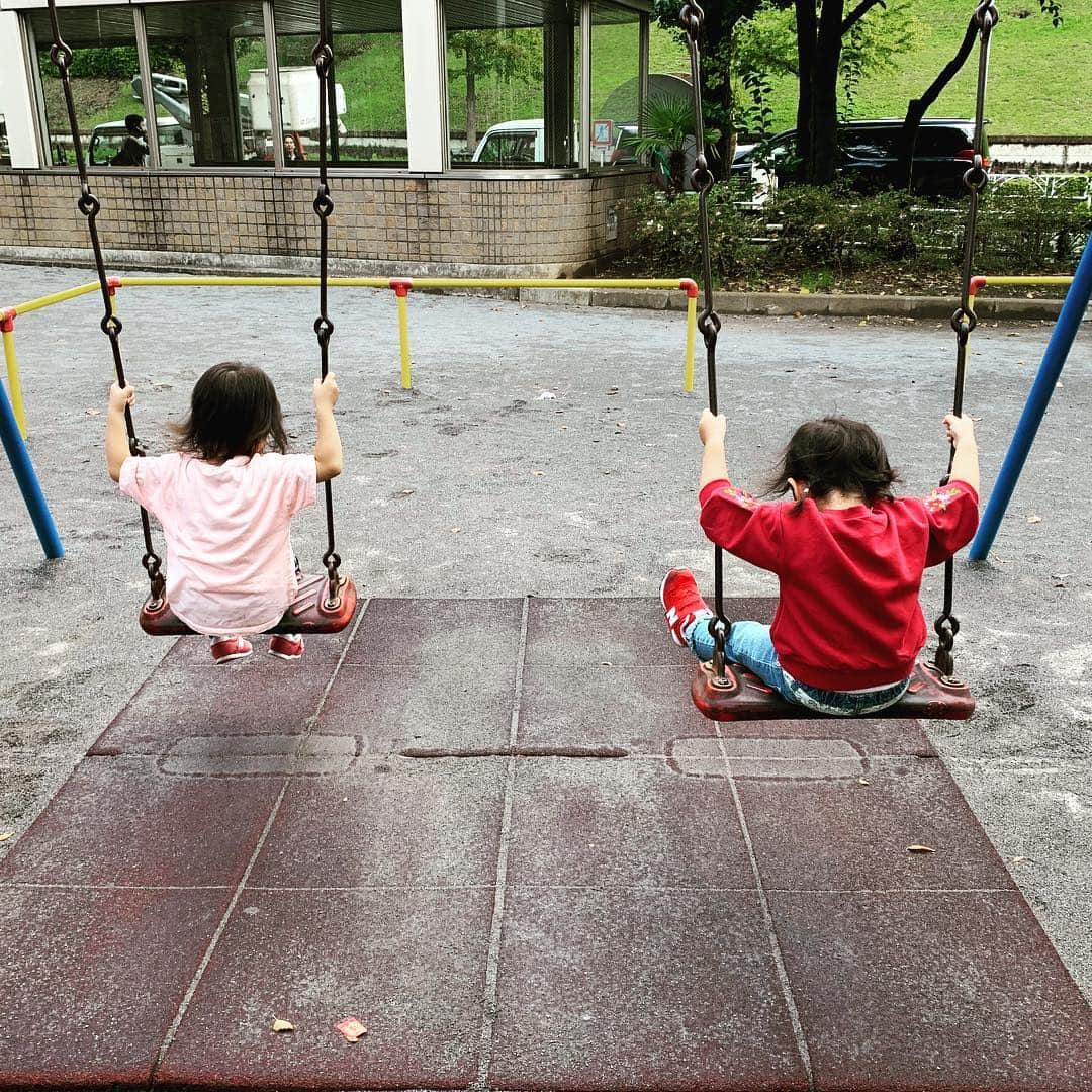 井上和香さんのインスタグラム写真 - (井上和香Instagram)「仲良しのお友達と公園へ💕 気持ちい天気だな〜✨ . #休日 #公園遊び」10月27日 14時18分 - inoue_waka