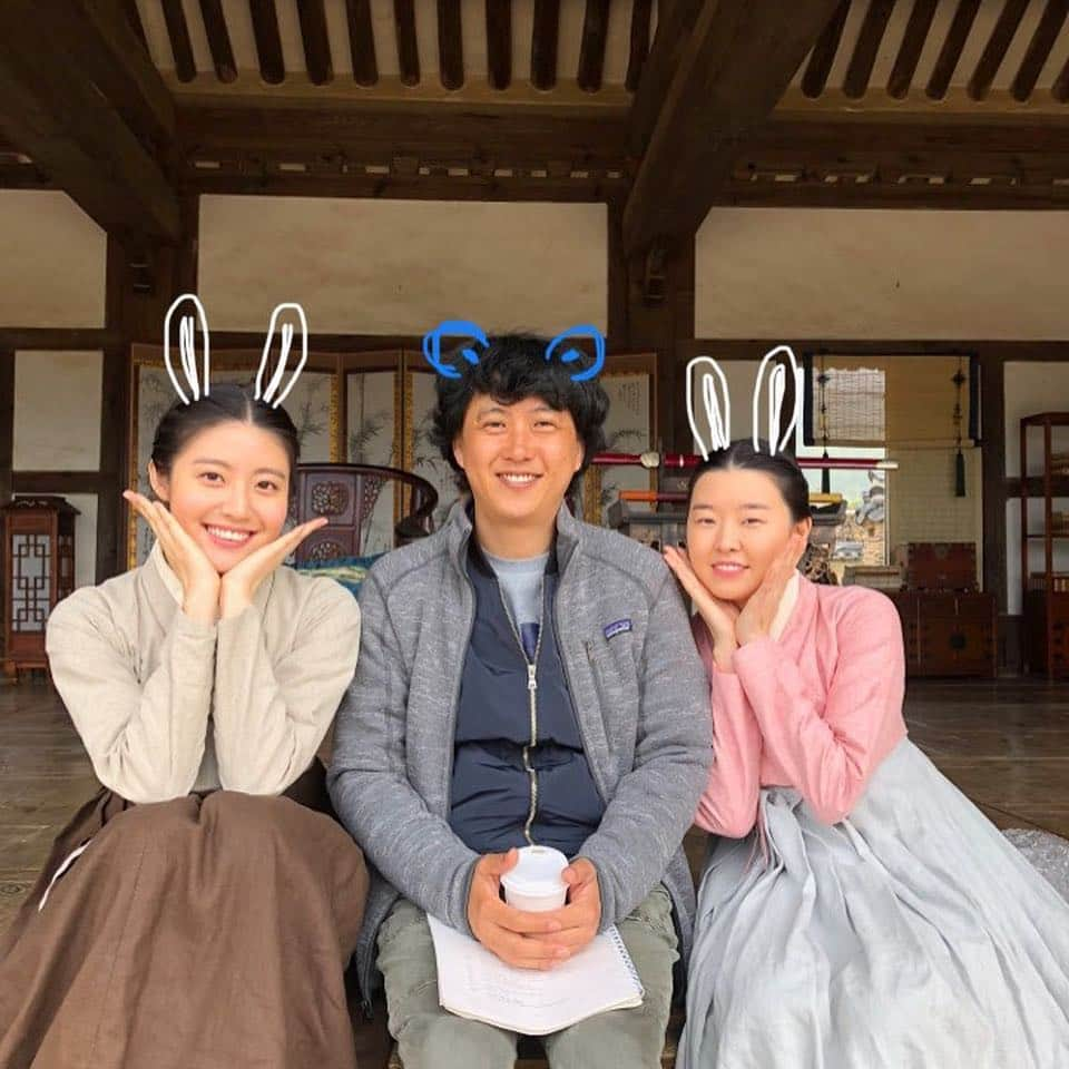 ナム・ジヒョンさんのインスタグラム写真 - (ナム・ジヒョンInstagram)「#백일의낭군님 스탭분들 사진 가지고 있는게 너무 없댜 ㅠㅠㅠ😥😥 있는 사진 모두 모두 모아서 다들 동물로 만들어버리기!!✌️히히 #다들곧뵈유👏👏 #서툰그림실력」10月27日 16時19分 - hyuniiiiiii_95917