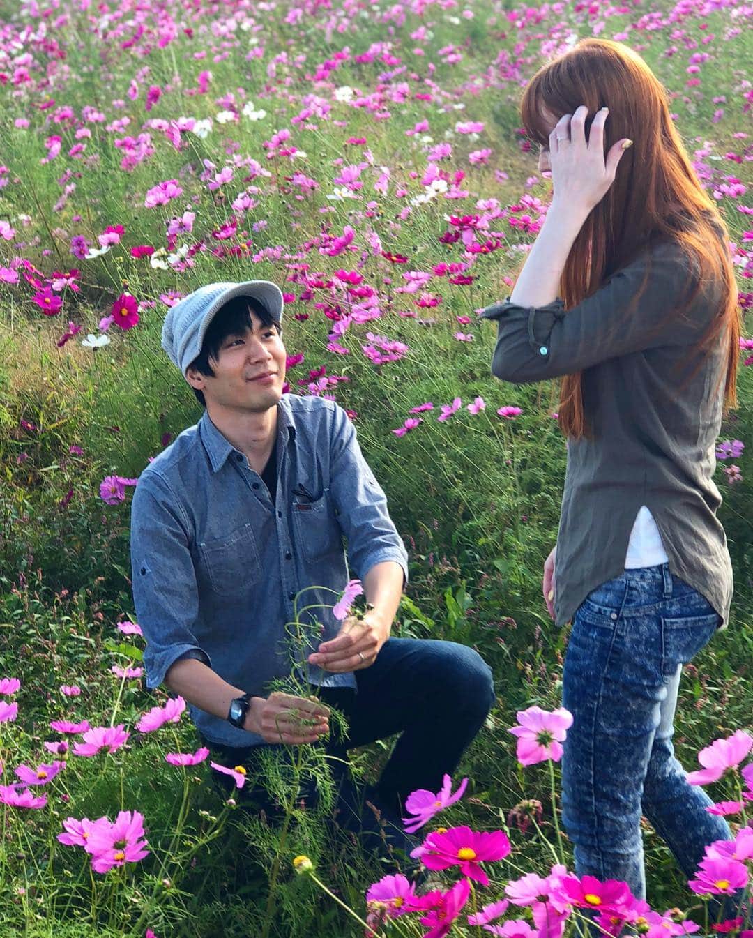 Rachel & Junさんのインスタグラム写真 - (Rachel & JunInstagram)「Back to the flower field with Jun and friends!! @fireflypath」10月27日 16時28分 - rachelandjun