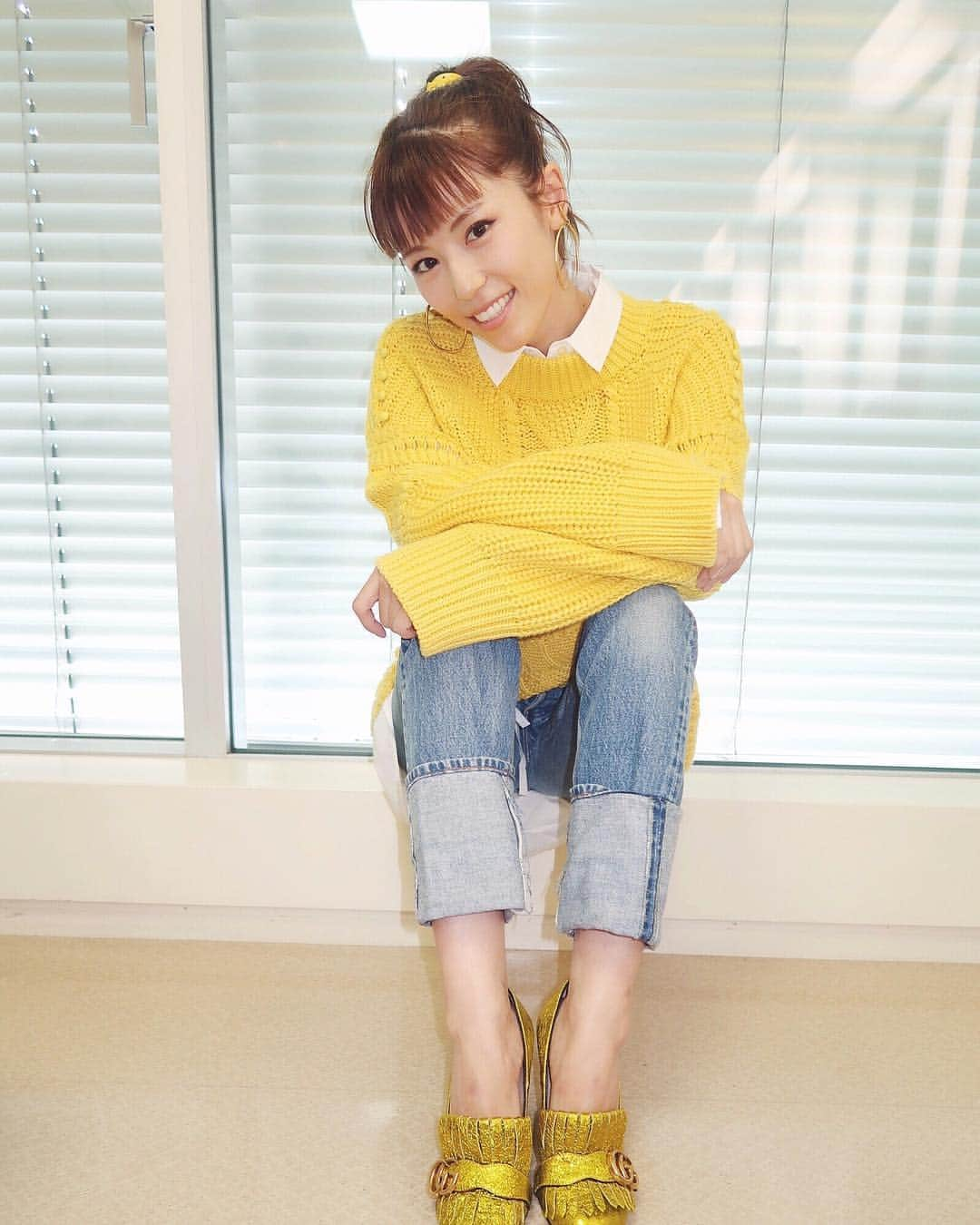 若槻千夏さんのインスタグラム写真 - (若槻千夏Instagram)「ニット デニム最高 💛」10月27日 17時11分 - wakatsukichinatsu