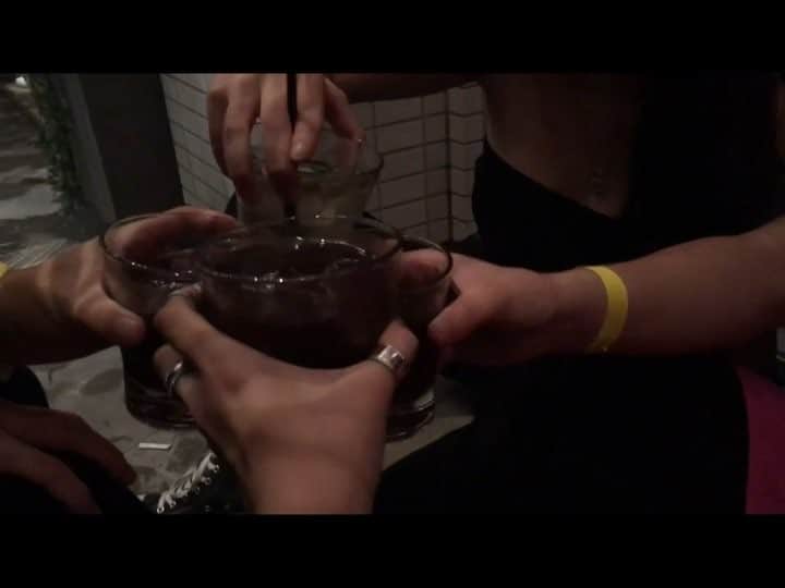 AKIKOのインスタグラム：「HAPPY HAPPY HALLOWEEEEEEEEN!!! Shot and edited by Akiko the videographer RIP my storage けんぞうちゃんがブリスベンに帰っちゃったから彼の仕事を私が受け継いだ！」