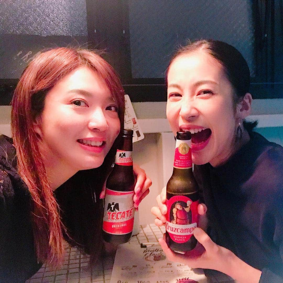 蓮城まことさんのインスタグラム写真 - (蓮城まことInstagram)「☆ 『深夜食堂』観てきました✨ 面白かったー！！ 壮さんとあゆを一度に観られるなんて幸せ😍 ２人とも素敵やった💕 皆さん、歌が上手くて耳福！ 特にエリアンナさんの歌声はRENTの時から大好きで 素晴らしかった✨ 焼きそばの場面で大号泣しました😭 なっちゃん（大月さゆ）と たまたま一緒の観劇で 終わった後２人でご飯しました😋 観てたらお腹へっちゃったもん笑 幸せすぎる１日でした😊 #深夜食堂 #シアターサンモール #壮一帆 さん #愛加あゆ ちゃん #大月さゆ #蓮城まこと  #ワールドミートボールクラシック  #久しぶりの近況報告」10月27日 22時20分 - makotorenjo_king_official