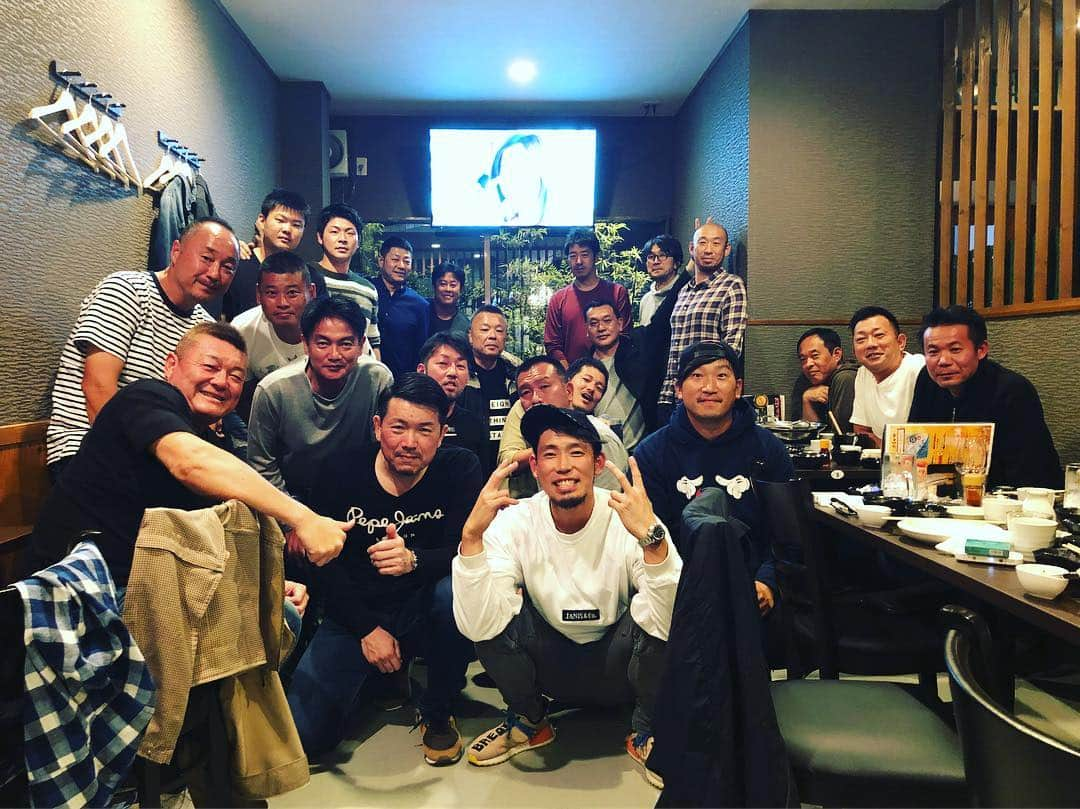 藤井淳志さんのインスタグラム写真 - (藤井淳志Instagram)「裏方会！！！ 今シーズンも選手のために身を粉にしていただきありがとうございました！！！ #藤井淳志#中日ドラゴンズ#裏方会#本当にありがとうございます#来年は良い年に」10月28日 1時05分 - atsushi.fj4