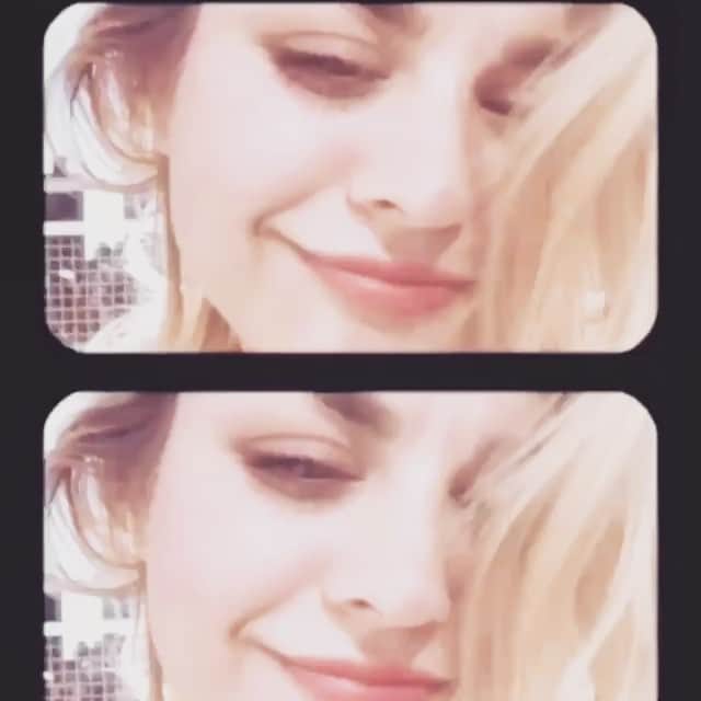 フランシス・ビーン・コバーンのインスタグラム：「🌬🕊🦇🌤🍂🍃🍂」