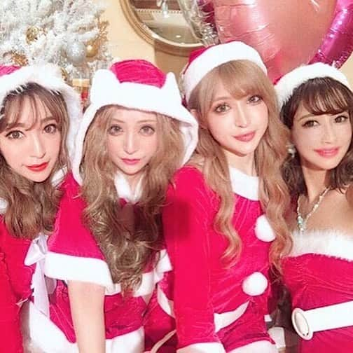 青木りえさんのインスタグラム写真 - (青木りえInstagram)「💗 💗 💗 @dazzy_official 🎄✨ サンタさんになりましたっ💗 . コスプレも可愛いのたくさんありましたー☺️ チェックしてみてね✔️ . @shimoi_dazzy さんも一緒にサンタコス🎅😄💗 . . #サンタ#サンタさん#デイジー#クリスマス#christmas#xmas#🎅#🤶」10月28日 11時34分 - aokirie0418