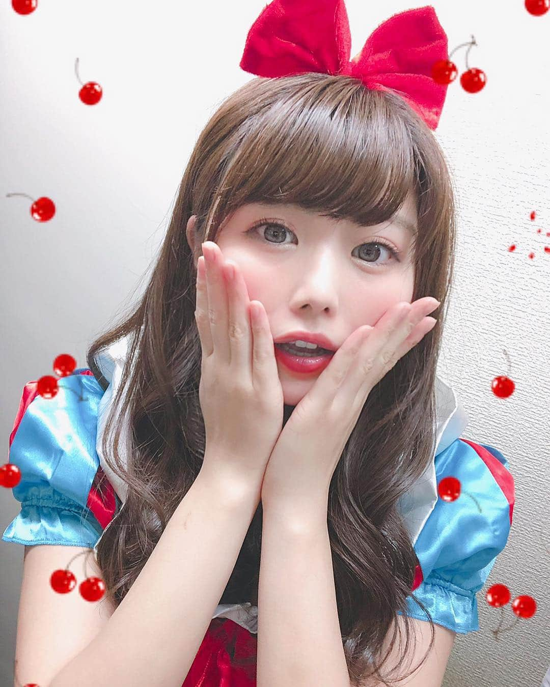 百瀬美鈴さんのインスタグラム写真 - (百瀬美鈴Instagram)「Happy Halloween!! #halloween  #halloweencostume  #仮装 #コスプレ #白雪姫 #ハロウィン #ディズニープリンセス #disney  #ディズニー #할로윈 #분장 #코스프레」10月28日 12時26分 - missuuu_3