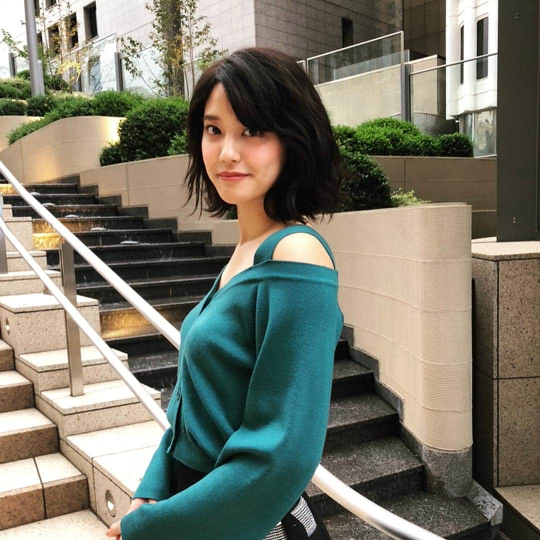 山崎紘菜さんのインスタグラム写真 - (山崎紘菜Instagram)「. 衣装はトップスもスカートも @murua_official さんにお借りしました。 ありがとうございましたっ😳 #murua」10月28日 12時51分 - hirona_yamazaki