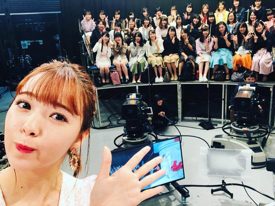 日本テレビ「おしゃれイズム」さんのインスタグラム写真 - (日本テレビ「おしゃれイズム」Instagram)「今夜は藤田ニコルさん❤︎ とてもステキなドレスで 登場‼︎😻ステキ〜 (着ていくところないけど欲しい！) 観覧のお客様も同世代、今年のクリスマスどうする〜！？っておもわずお客さんに聞いてしまうニコルさん🤣 今夜10時です！見てね💋 #おしゃれイズム #藤田ニコル #代官山で爆買い #自宅公開 #すっぴんも #今年のクリスマス問題」10月28日 13時13分 - oshare_clip_ntv