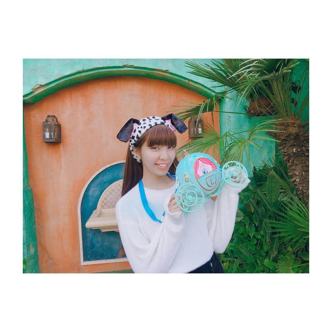 若村柚那のインスタグラム：「Halloween Disney🐭🎃🐴🏰👑🐶✨💓💍 #tokyodisneyland #disneyland #love #101 #halloweendisney #halloween #white #black #dalmatian #101dalmatians #lovely #actress #model #japan #tokyo #awesome #yolo」