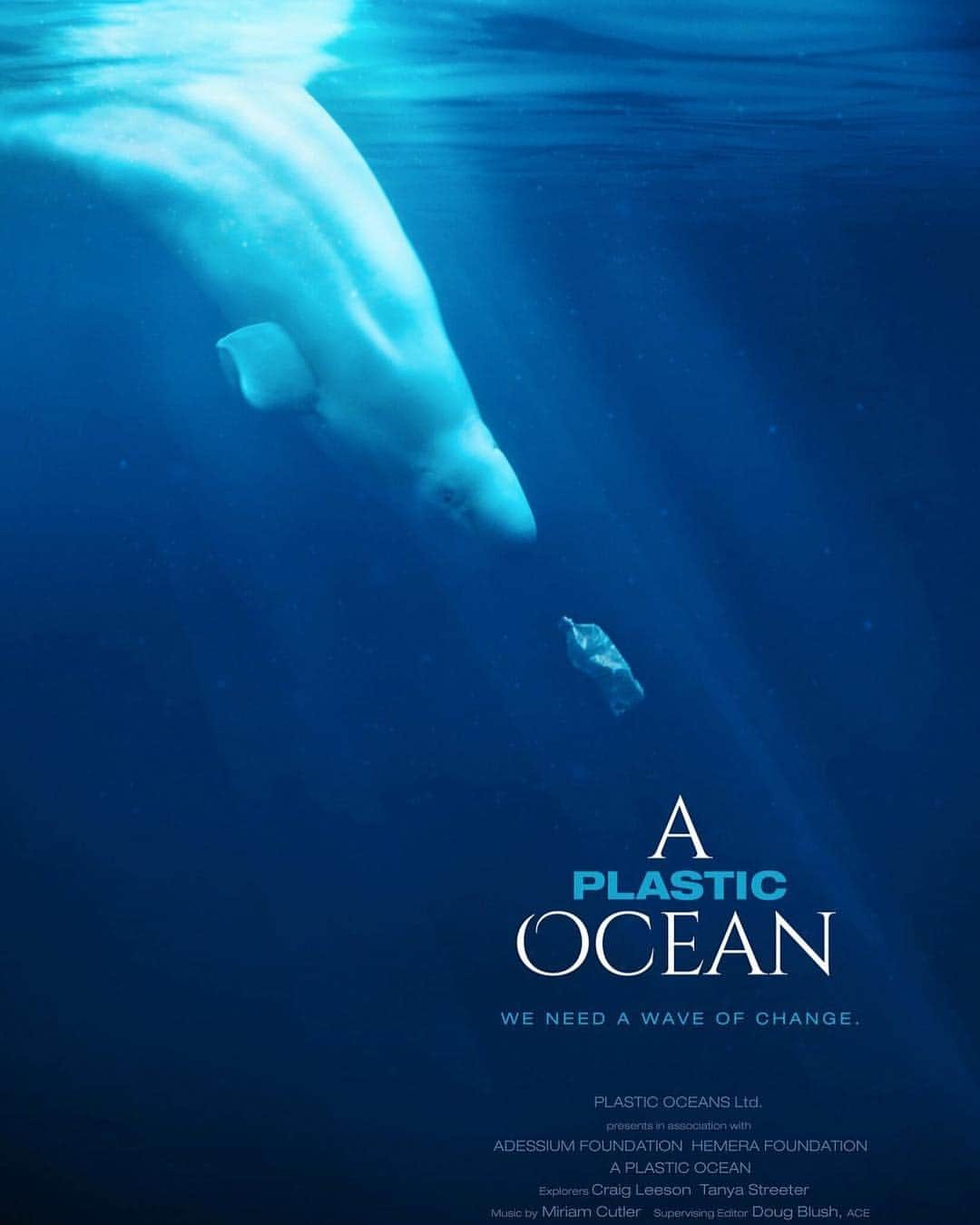 ローラさんのインスタグラム写真 - (ローラInstagram)「おすすめの海のプラスチックの映画。ぜひみてみて🌏Netflixでみれるよ！」10月28日 14時17分 - rolaofficial