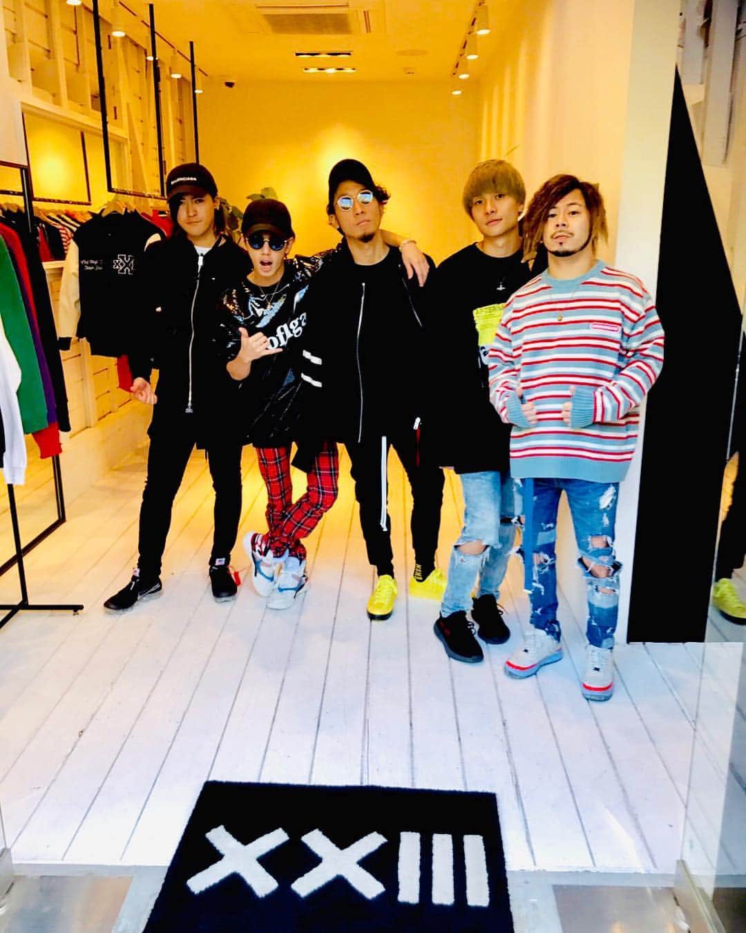 のインスタグラム：「#myfirststory @cestvingttrois23osaka」