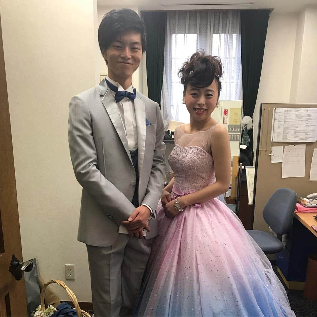 江湖妃那さんのインスタグラム写真 - (江湖妃那Instagram)「10月24日ノーザンハピネッツの試合のハーフタイムではミス藤谷凛花さん、準ミスファンデルフルスト舞花さん、江湖妃那さんが衣装協賛していただいたブライダルスペース・マリエ様のファッションショーに参加しました！🏀 本日28日ミスター加藤廉さんとミス藤谷凛花さんが同じくブライダルスペース・マリエ様のブライダルファッションショーにゲスト出演しました！🌹 Rinka Fujiya, Van der Hulst Maika, and Hina Kohko joined the fashion show of BRIDAL SPACE Mariee during the Basketball game of Northern Happinetson as models on October 24. Today, 28th, Rinka Fujiya and Ren Kato performed in the bridal fashion show🌺」10月28日 14時51分 - aiufes_butai