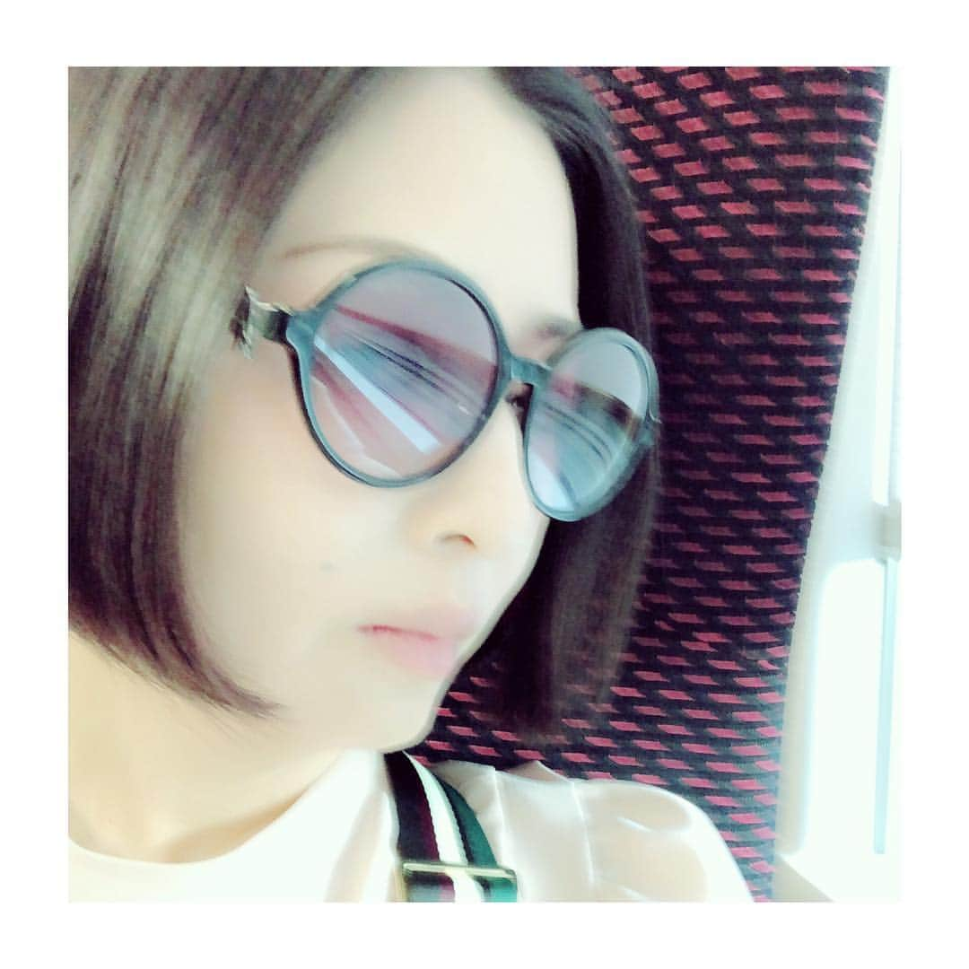 松雪泰子さんのインスタグラム写真 - (松雪泰子Instagram)「東京へ。。 ありがとうございました」10月28日 16時40分 - yasukomatsuyuki_official