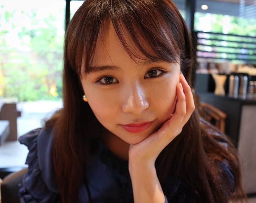 野中光希のインスタグラム：「💓いいね💓の数で競っています！ みなさまいいねで応援よろしくお願いします📣  こんにちは🌞 今日は5月に、京都を訪れた際のお写真を載せます📸 この日、土砂降りで髪の毛、顔、お洋服、靴、鞄全てびしょびしょになりました😂最近、大事な用事がある日に限って雨が降ります。。絶対私雨女☔️ ミスコン当日は晴れますように☀️ 次はお天気のいい日に紅葉を見に訪れたいなぁ〜🍁 #ビフォパ  #ビフォーアフター #ミスコン #ミス成城 #成城大学 #京都 #京都旅行」