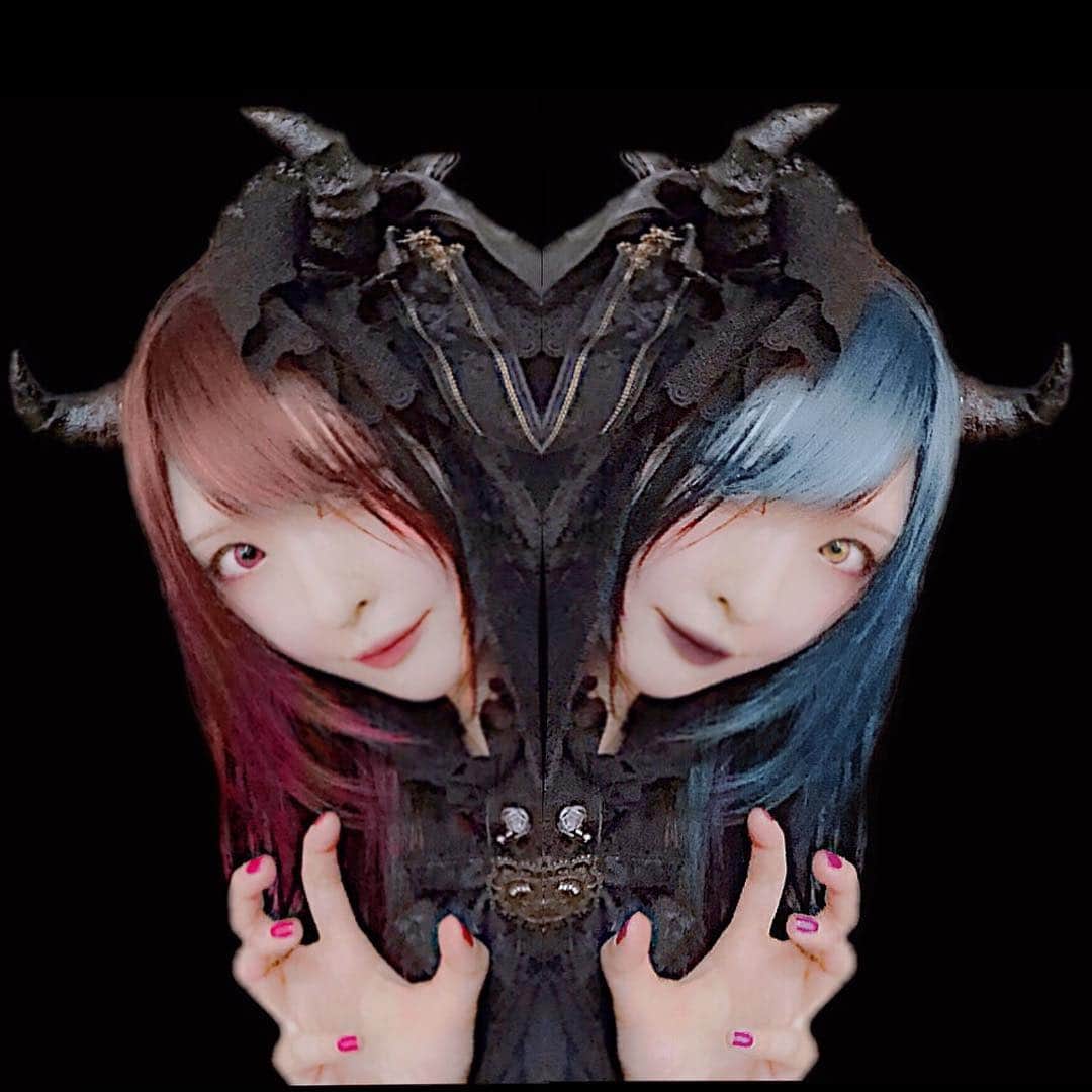 三上みかんのインスタグラム：「Halloween is just aroud the corner. . #Halloween #devil #gothic #japanesegirl」