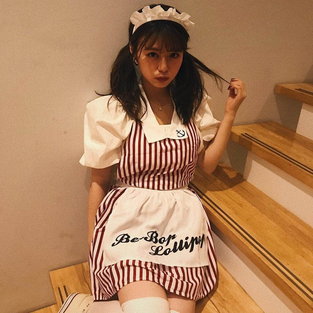 井口綾子さんのインスタグラム写真 - (井口綾子Instagram)「・ HAPPY HALLOWEEN👻🎃💜 MBSラジオ ゴチャ・まぜっ！のハロウィン企画で仮装しました🧟‍♀️✌️ 今年はアメリカンダイナーにしてみました〜🇺🇸🍔🍟 ・ お仕事で、とか何か強制力がないと、 プライベートでは「ハロウィンらしいことしたい！！！」と思ってはいるもののなかなかできなくていつの間にかハロウィンが終わっていってしまうから今年も仮装できてよかった☺️🧡 ・ 皆さんはハロウィン何かするのかな〜？」10月28日 18時03分 - ayako_inokuchi