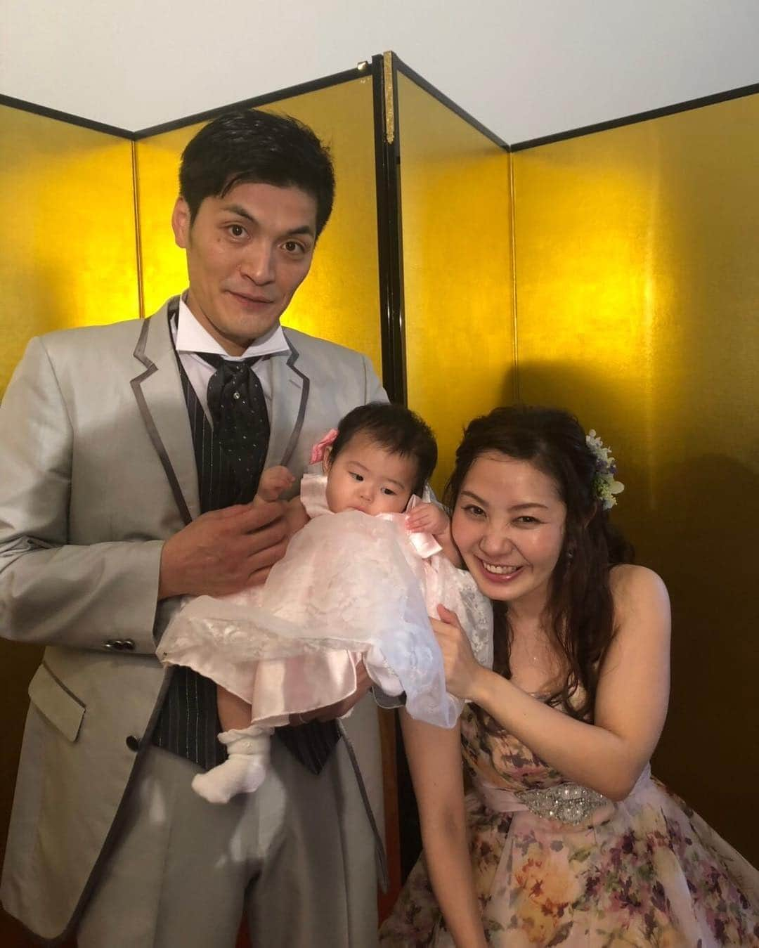 高橋みゆきさんのインスタグラム写真 - (高橋みゆきInstagram)「弟の結婚式💒沖縄🏖 #沖縄 #結婚式 #晴れてよかった #風強かったけど #おめでとう」10月28日 18時14分 - shin_miyukichi