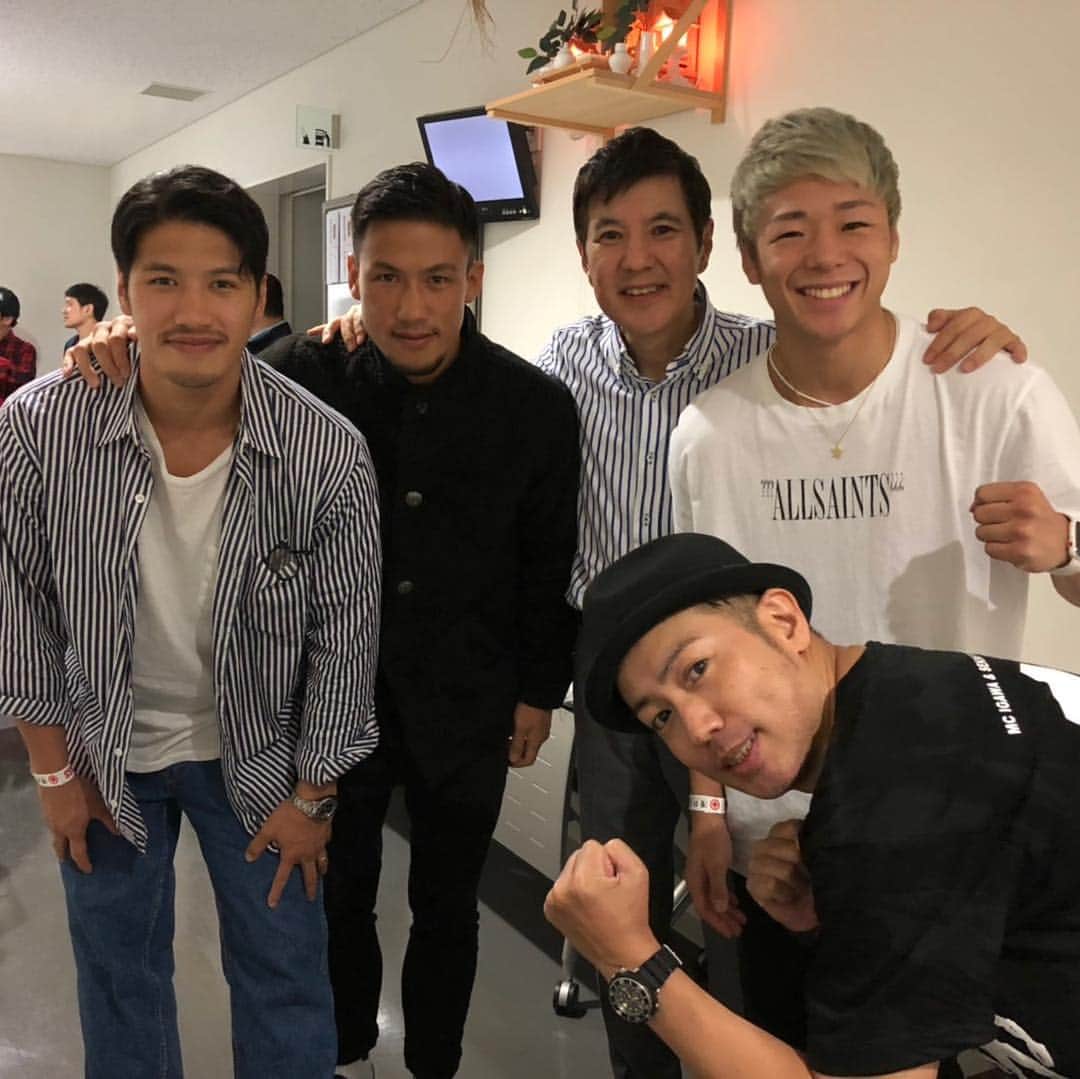 のインスタグラム：「今日はひろくんとこうやくんと 関根勉さん、明石家さんまさん、イワイガワ井川さんのトークイベントへ！ 2時間笑いっぱなしで元気貰いました⭐️ ありがとうございました^_^」
