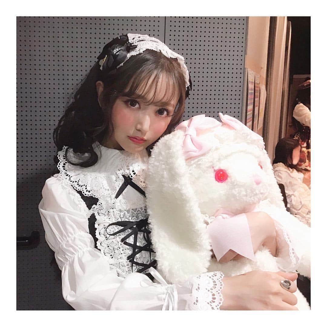 のインスタグラム：「BABY30周年 & Laforet40周年﻿﻿ PREMIUM FASHION SHOW﻿﻿ at Laforet Museum Harajuku﻿﻿ 👑 ﻿﻿ トップを歩かせていただき光栄でした﻿﻿ うさくみゃちゃんと 🐇 hair&make by @kurarasystem  #babythestarsshinebright #Laforet #harajuku #show #lolita」