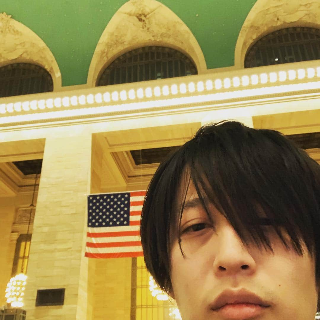 [ALEXANDROS]さんのインスタグラム写真 - ([ALEXANDROS]Instagram)「毎度おなじみGiGSコラムの写真です。おまけに先週のニューヨークのグランドセントラルステーションの写真も置いておきます。 白井」10月28日 23時45分 - alexandros_official_insta