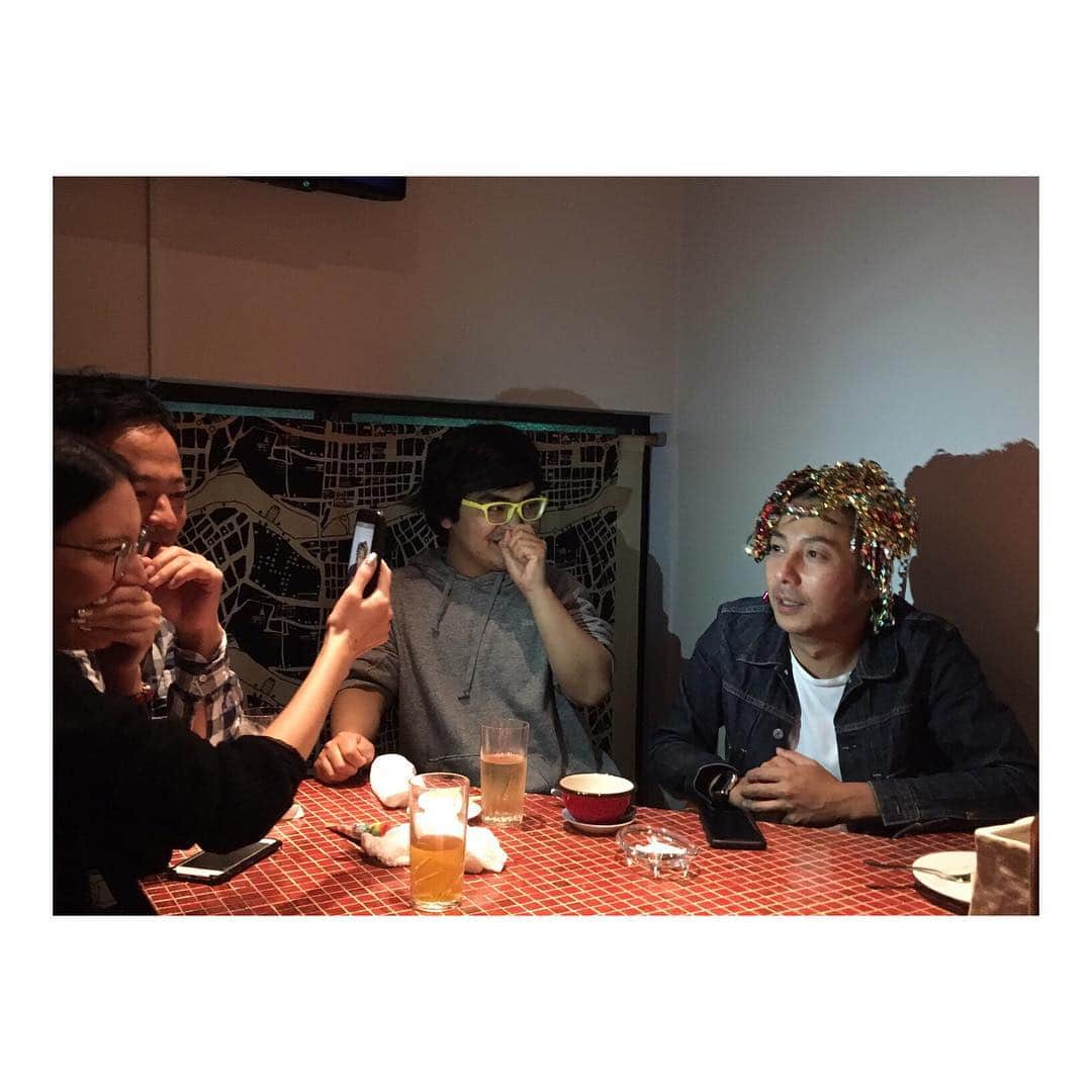 菜々緒さんのインスタグラム写真 - (菜々緒Instagram)「#主に泣いてます メンバー👺💖 ６年経っても毎年集まる素敵な大切な仲間たち😭✨初めてドラマに出た時から見守ってくれ、30歳を祝ってくれました🎂㊗️お陰様で本当に私は幸運で幸せ者です🤞勿論ダメなところや失敗もありますが、もっともっと成長して恩返ししたいと思います🙏❤️オリンピックイヤーに続編やりたいなー🌈  #主に泣いてます続編希望」10月29日 9時56分 - nanao_official