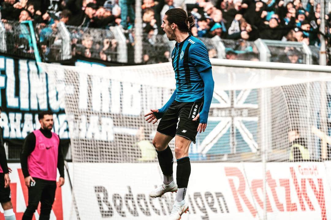 ヴァルミル・スレイマニのインスタグラム：「DANKE⚫️🔵 🔙🔛🔝」