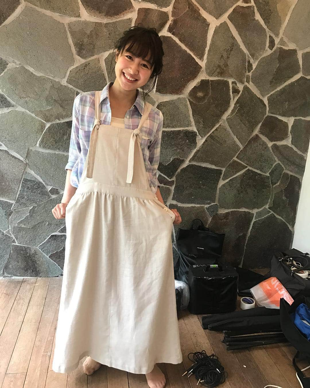 林美沙希さんのインスタグラム写真 - (林美沙希Instagram)「今年のアナウンサーカレンダーは、ゆるっと♫ こういう服装をあまりしたことがないので、新鮮でした✨  #テレ朝#アナウンサーカレンダー#アナカレ#ガーデニング#テーマ#どちらかというと、枯らしてしまいます#林」10月29日 20時14分 - misaki0hayashi