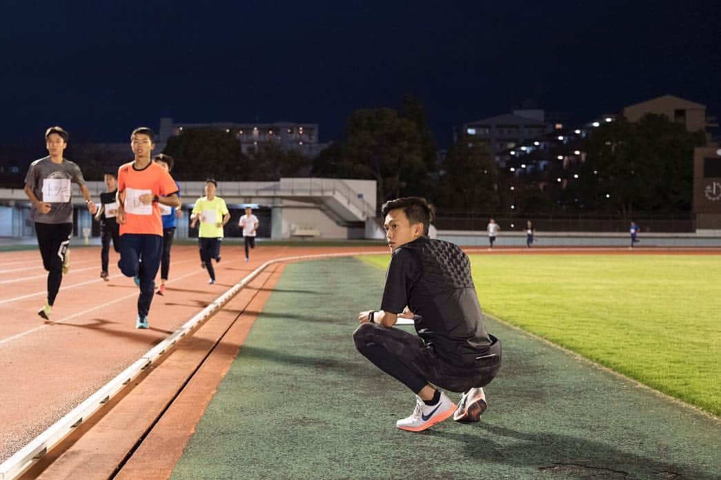 大迫傑さんのインスタグラム写真 - (大迫傑Instagram)「元気な子供達と一緒に楽しく走るのも良いけど、強くなりたい少年達と真剣に向き合うのも良いよね。 段々と方向性が見えてきた気がする。 #スクール #高校生 #陸上」10月29日 11時24分 - suguru_osako
