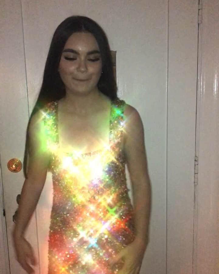 ランドリー・ベンダーのインスタグラム：「sparkling cider 🥂」