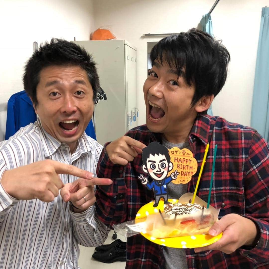 菅広文さんのインスタグラム写真 - (菅広文Instagram)「たくさんの誕生日おめでとうコメントありがとうございます😊  42歳になりました。 これからもロザンをよろしくお願いしますね〜。」10月29日 11時56分 - sugahirohumi