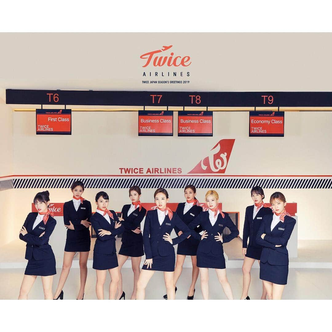 TWICE JAPANさんのインスタグラム写真 - (TWICE JAPANInstagram)「TWICE JAPAN SEASON'S GREETINGS 2019 "TWICE AIRLINES"受付は明日10.30(火) 23:59まで！2019年もTWICEと素敵な旅を♪ <REGULAR> store.wmg.jp/shop/twice/ <ONCE JAPAN> store.emtg.jp/oncejapan/  #TWICE #TWICEAIRLINES」10月29日 12時00分 - jypetwice_japan